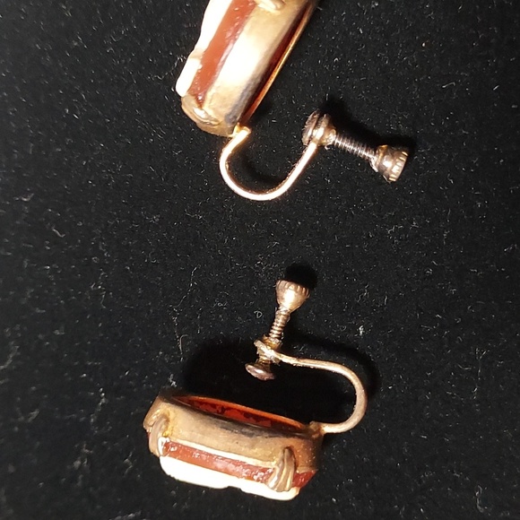 Vintage Carved Cameo Style Screw Back Earrings & Matching Pendant - Picture 3 of 14